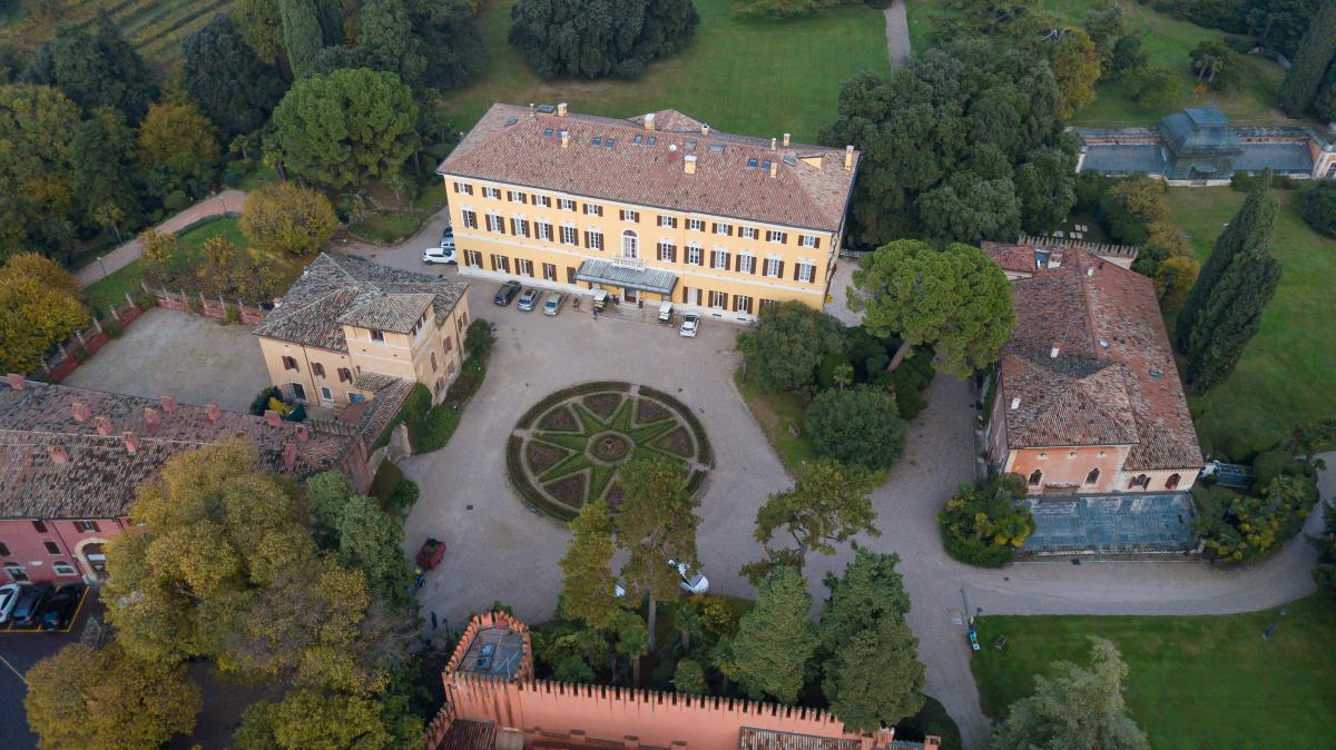   Vista area della Villa dei Cedri