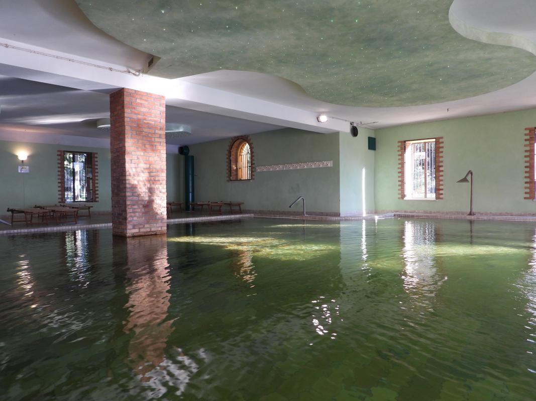  curetermali: piscina termale interna