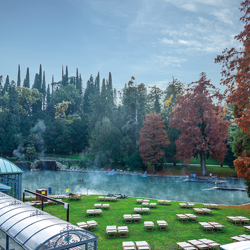 Lago principale del parco termale